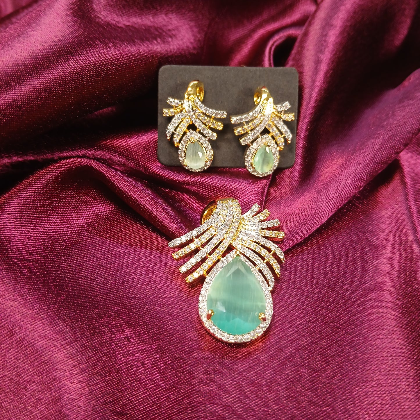 Mint Green Pendant Set
