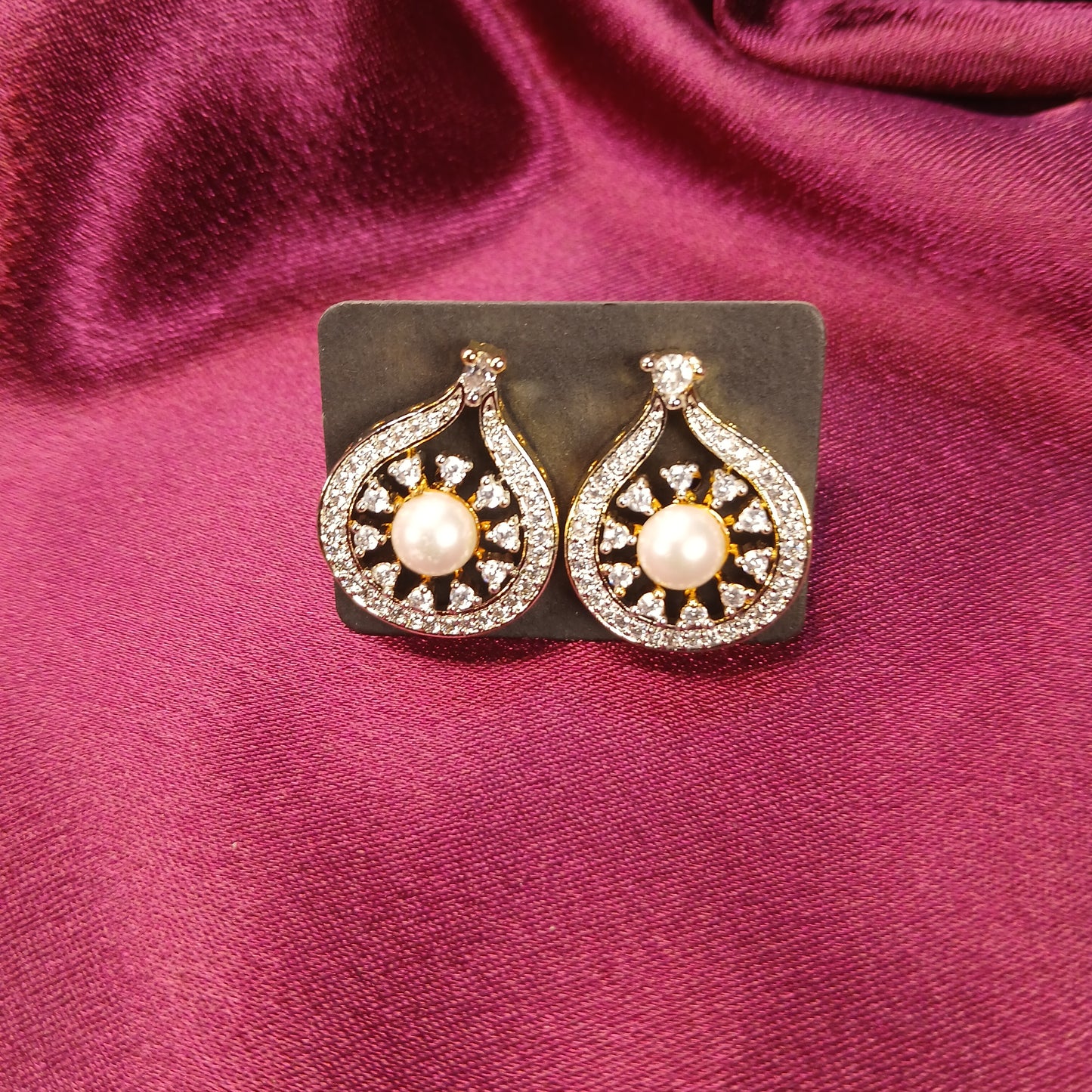 Pearl & American Diamond Pendant Set