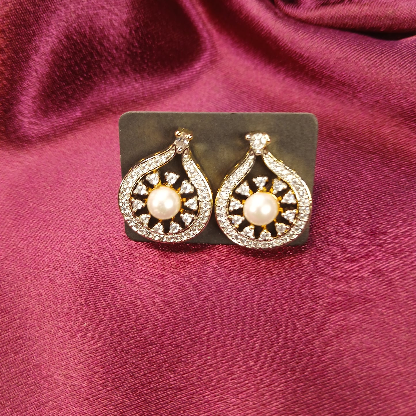 Pearl & American Diamond Pendant Set
