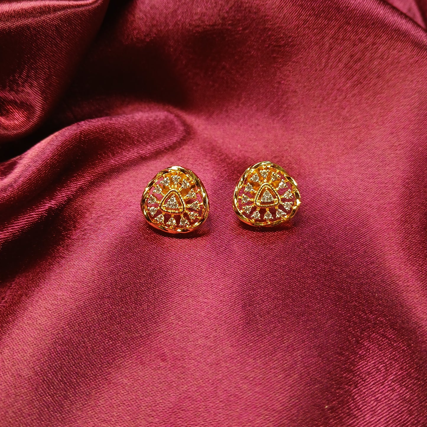 Festive Glow Pendant Set – American Diamond