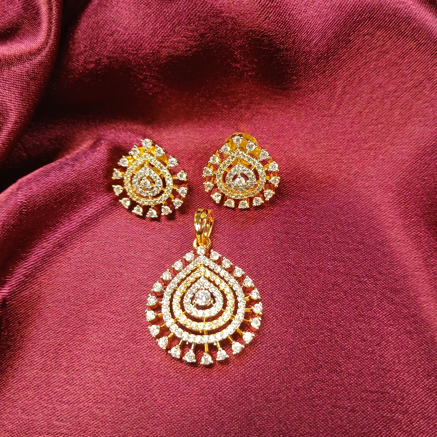 Celebration Shine Pendant Set – American Diamond