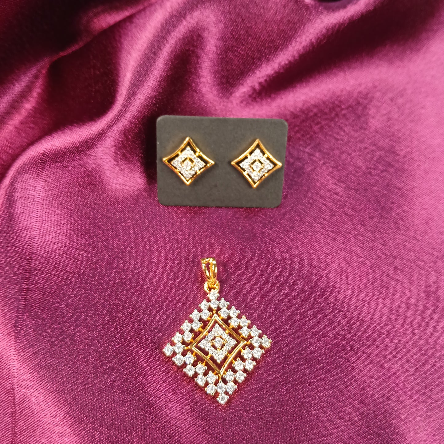 Soft Radiance Pendant Set – American Diamond