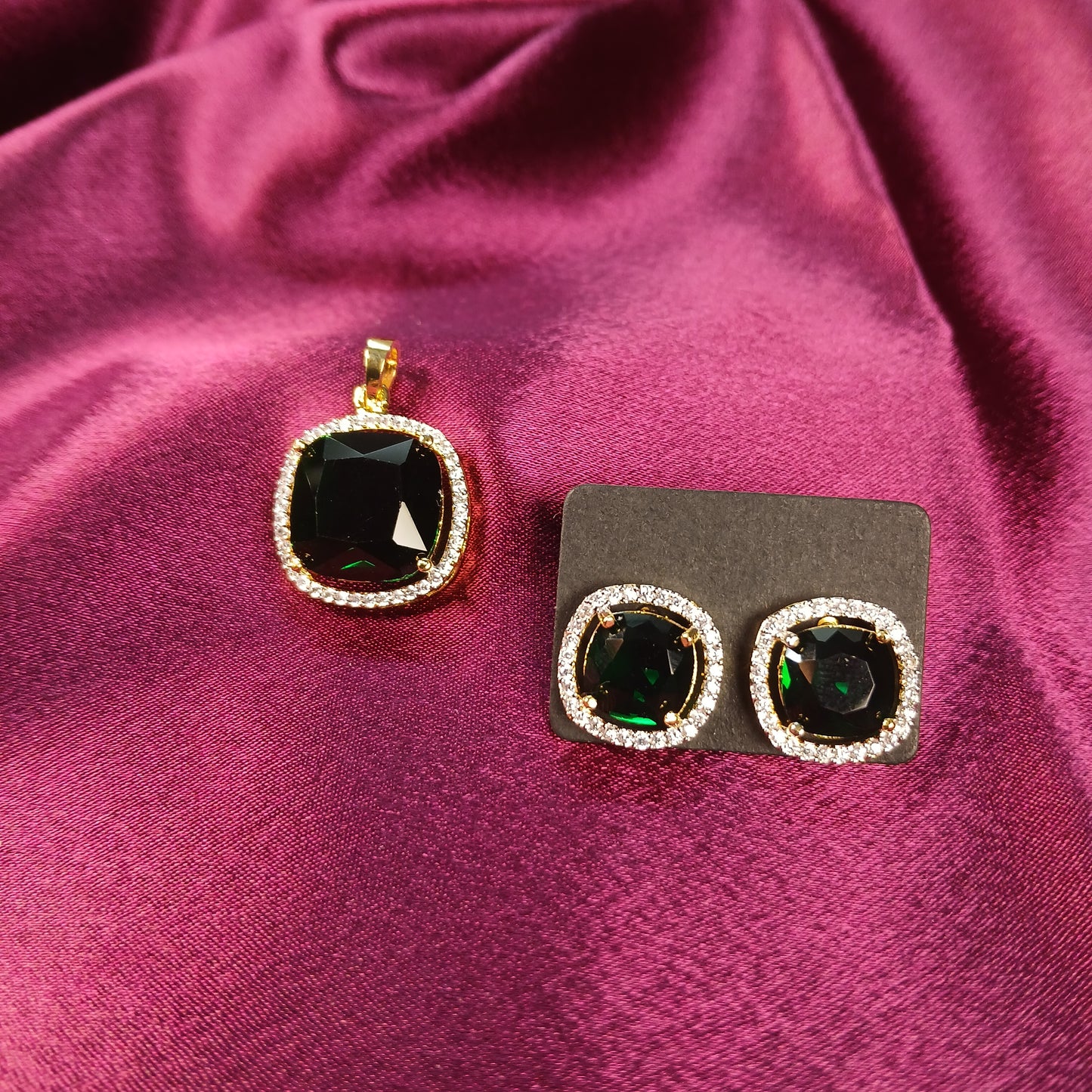 Emerald Green Stone & American Diamond Pendant Set