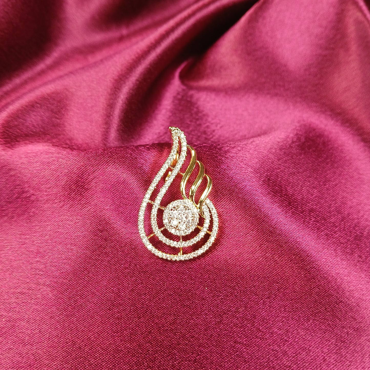 Elegant Glow Pendant Set – American Diamond
