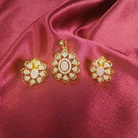 Noor Timeless Pendant Set