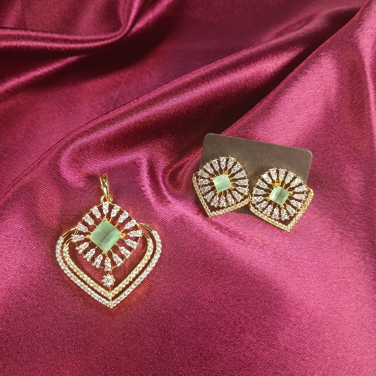 Eternal Spark Pendant Set