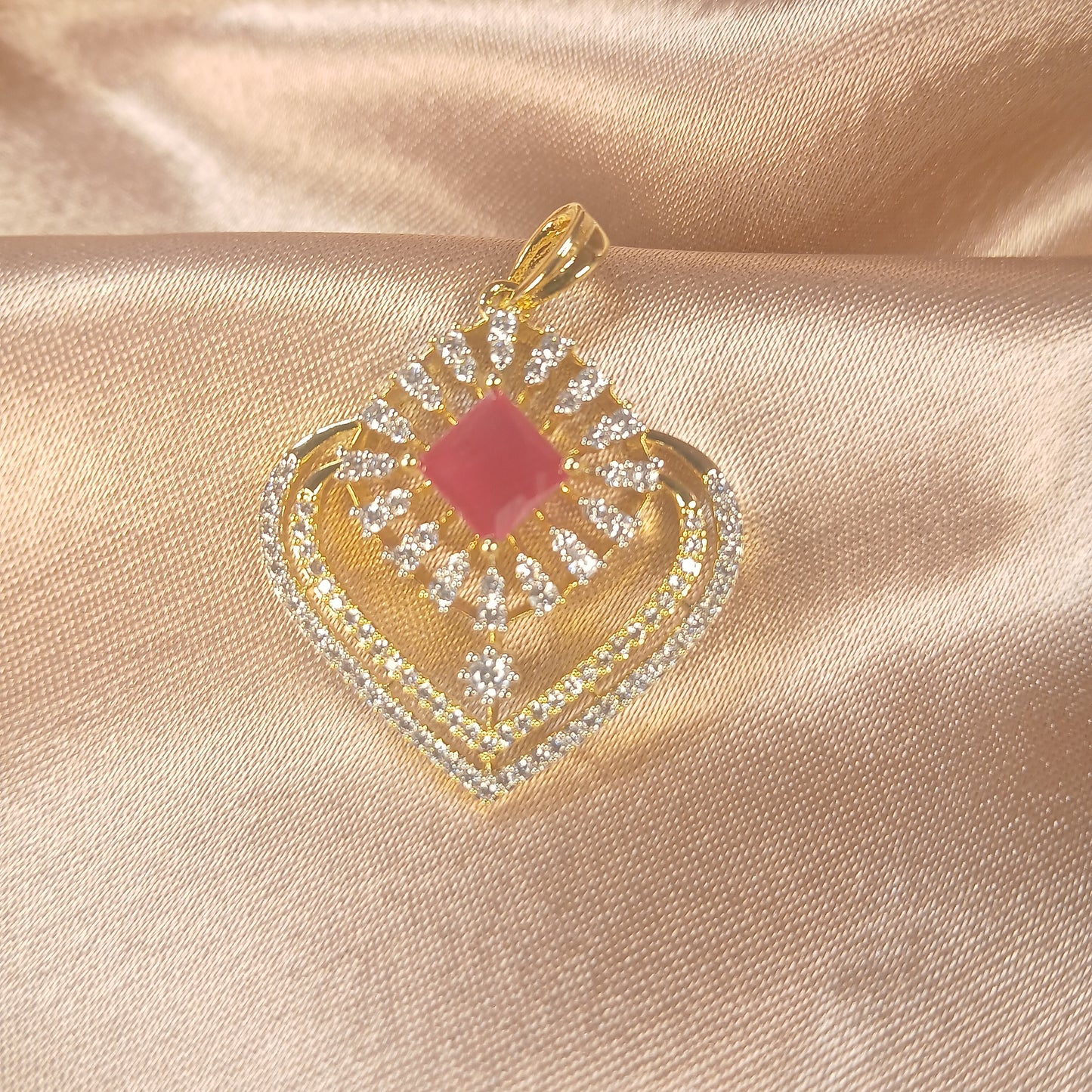 Regal Pendant Set