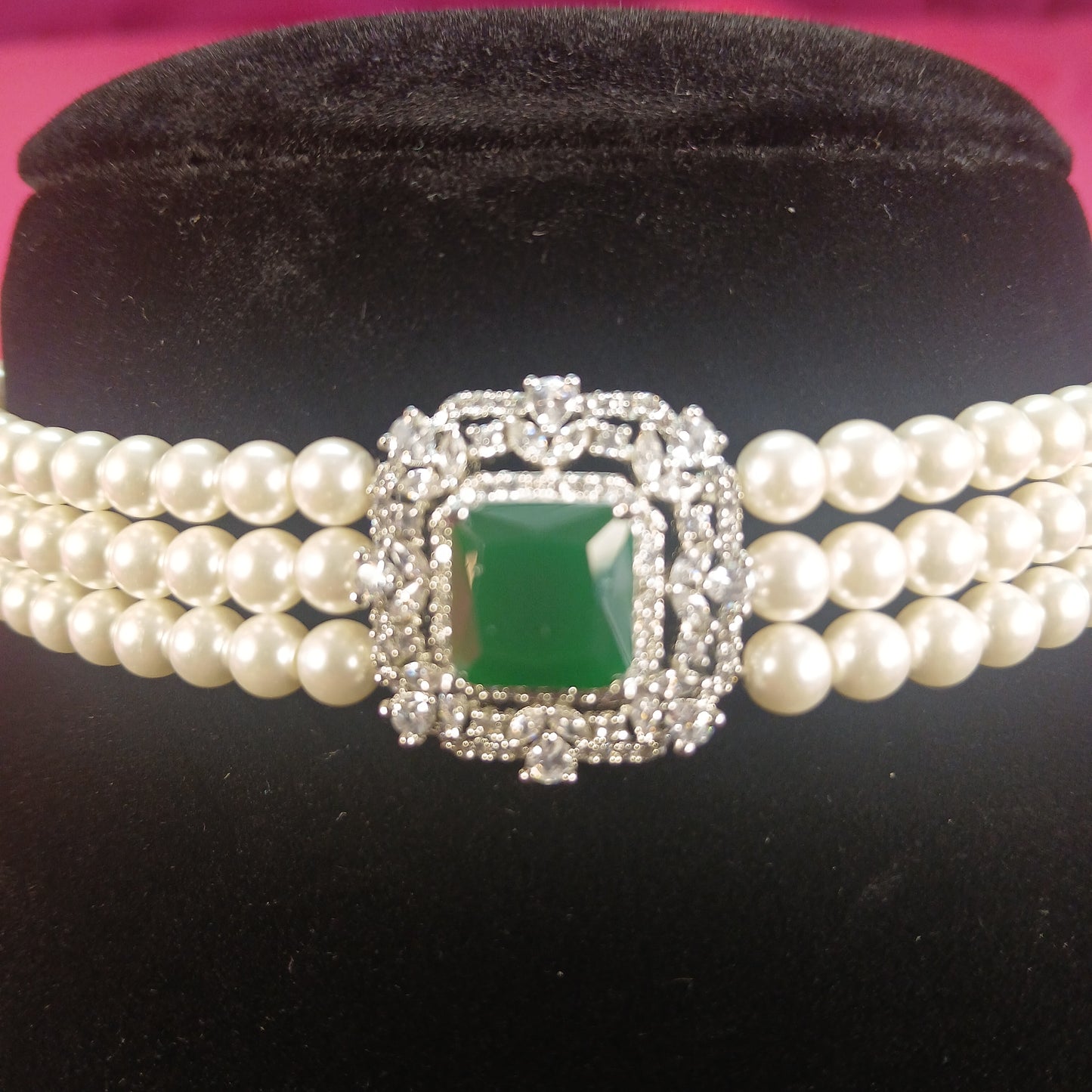 Zareen Pearl Choker