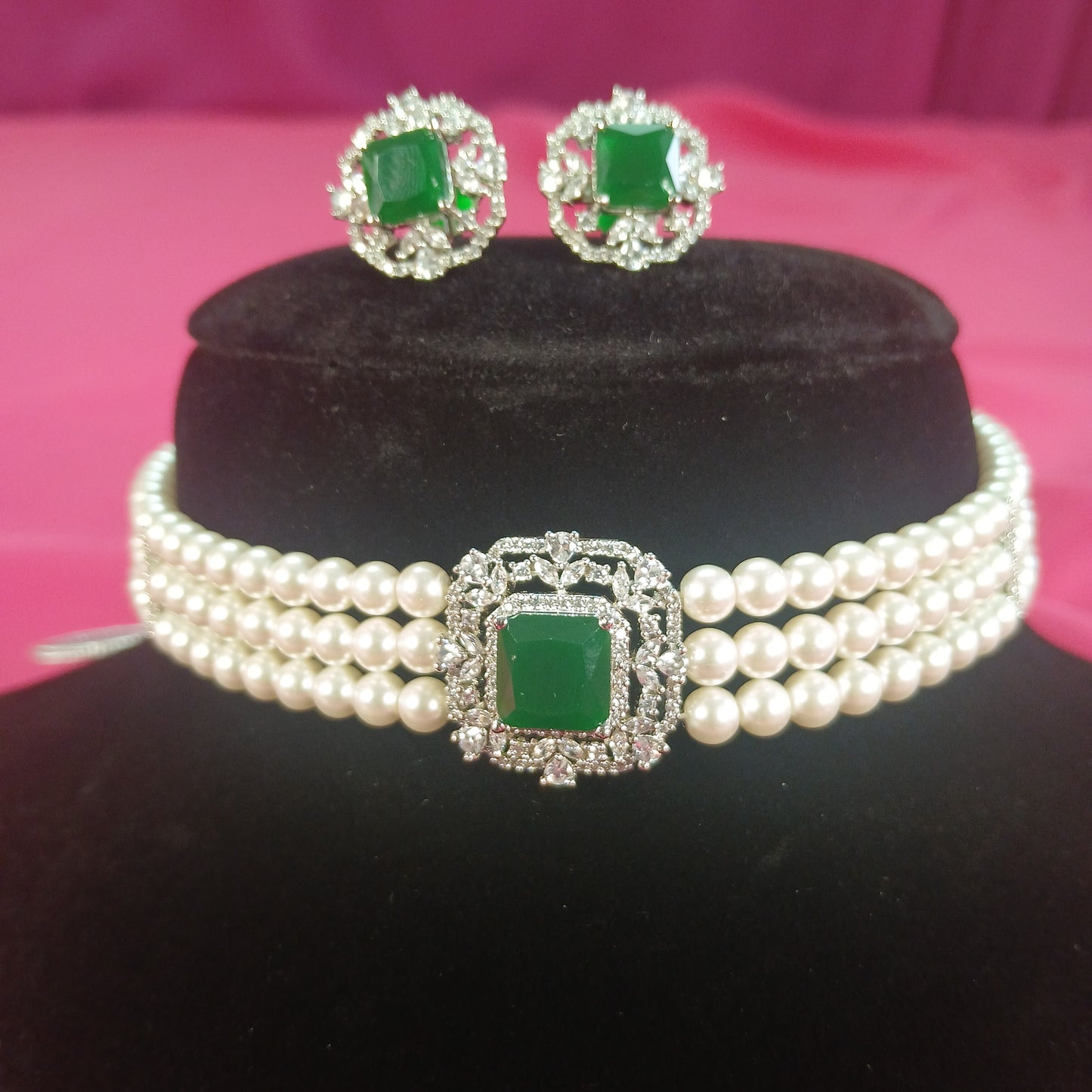 Zareen Pearl Choker