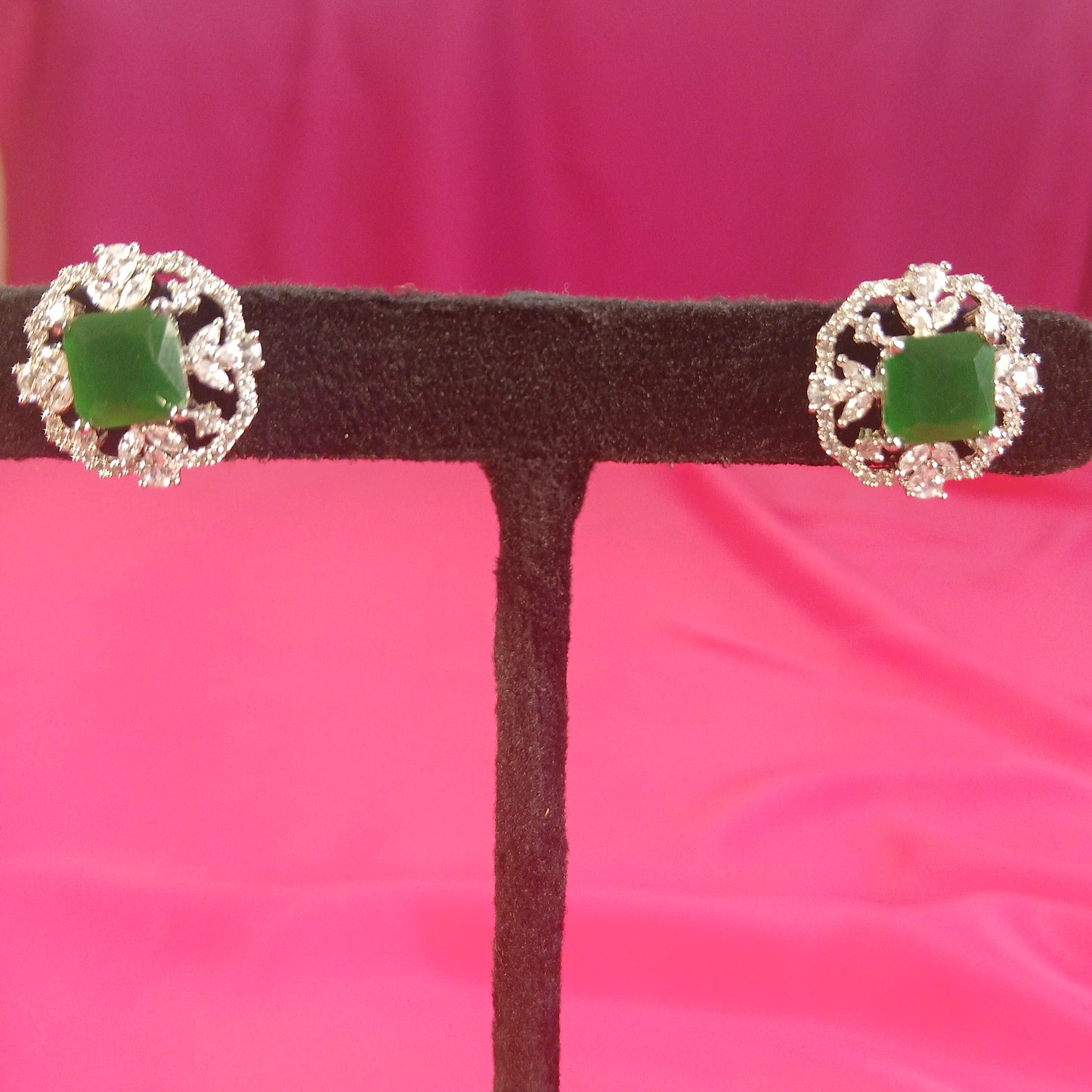 Zareen Pearl Choker