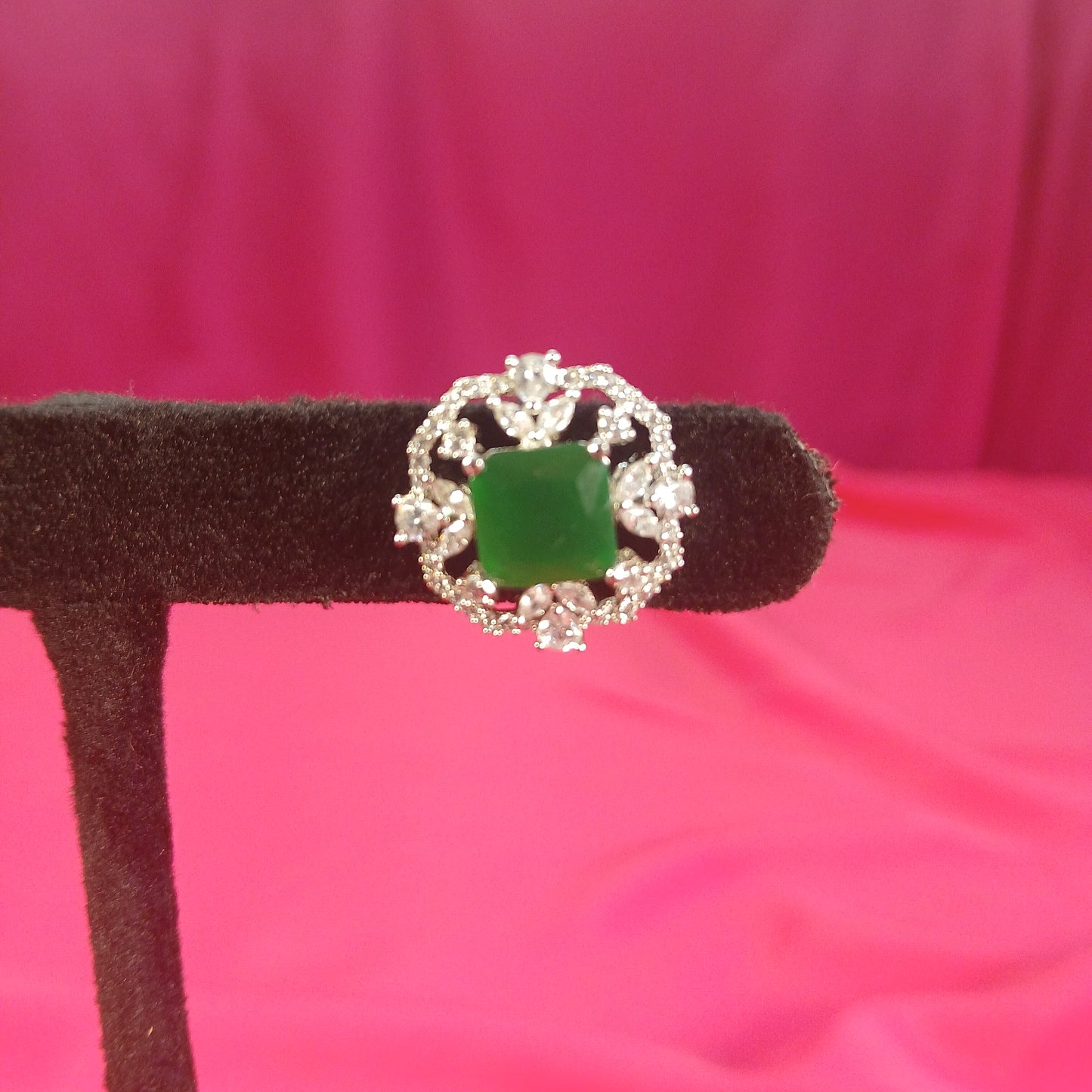 Zareen Pearl Choker