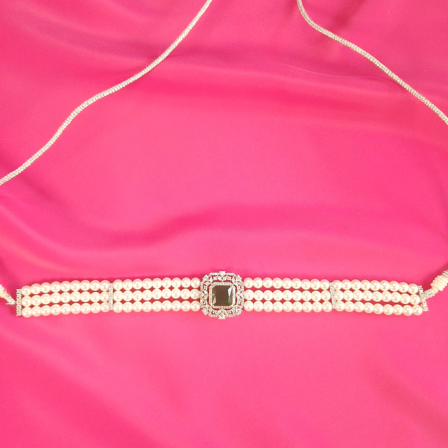 Zareen Pearl Choker