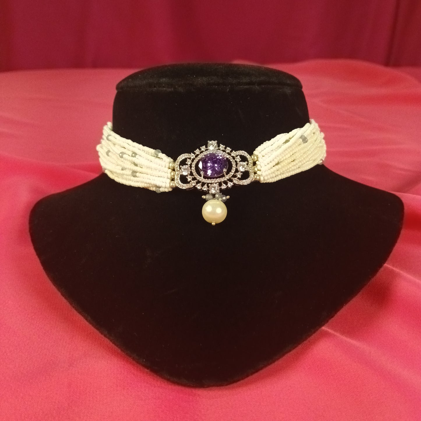 Pearl Aura Choker