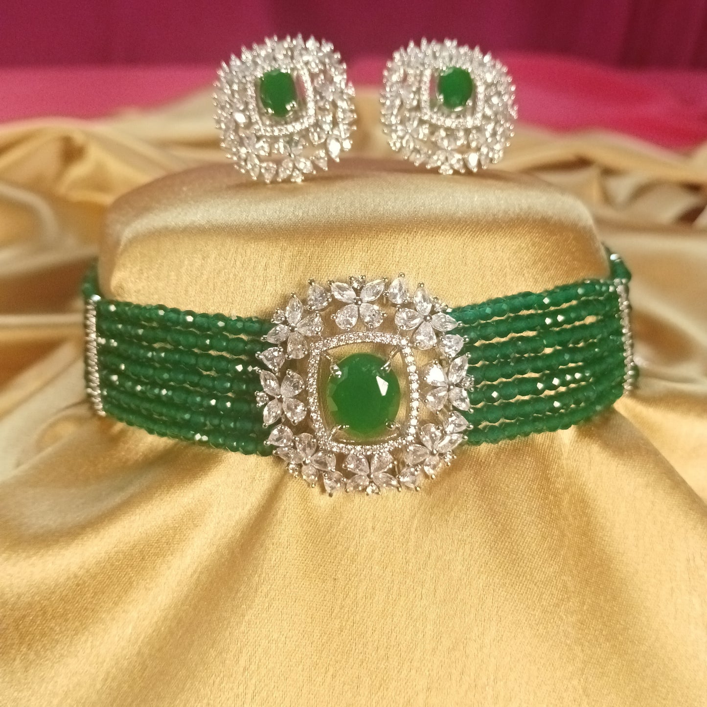Urban Gleam Choker