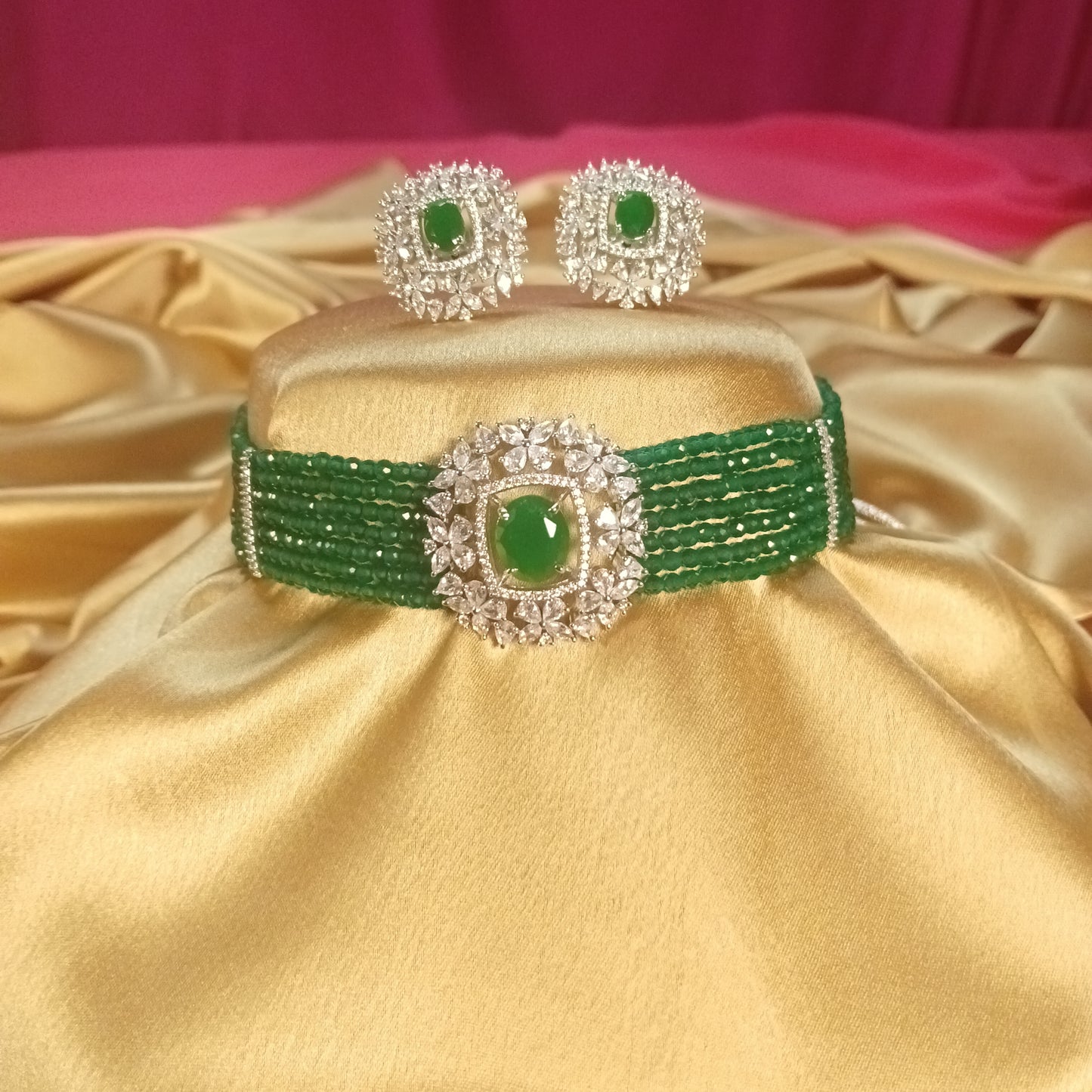 Urban Gleam Choker