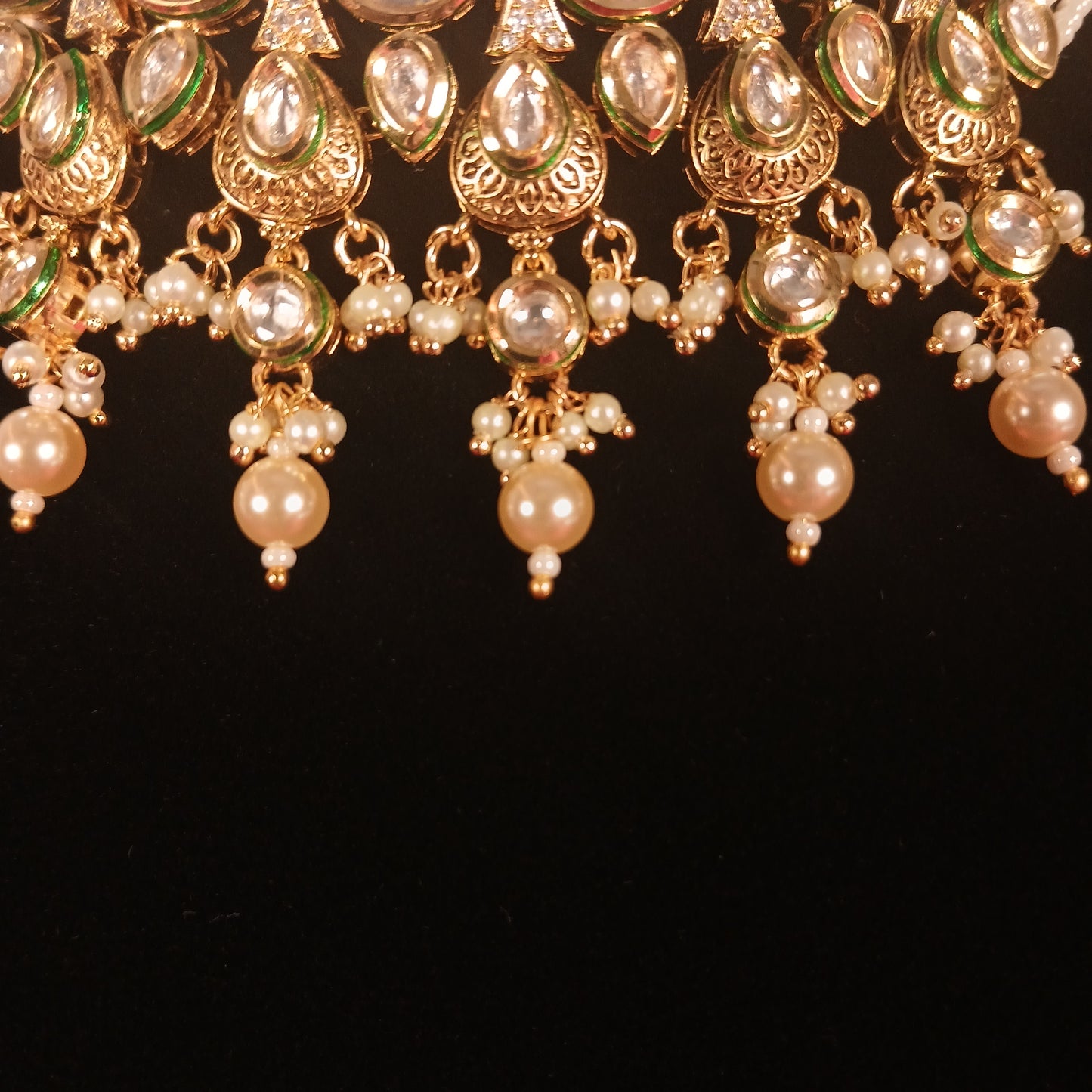 Farah Noor Choker