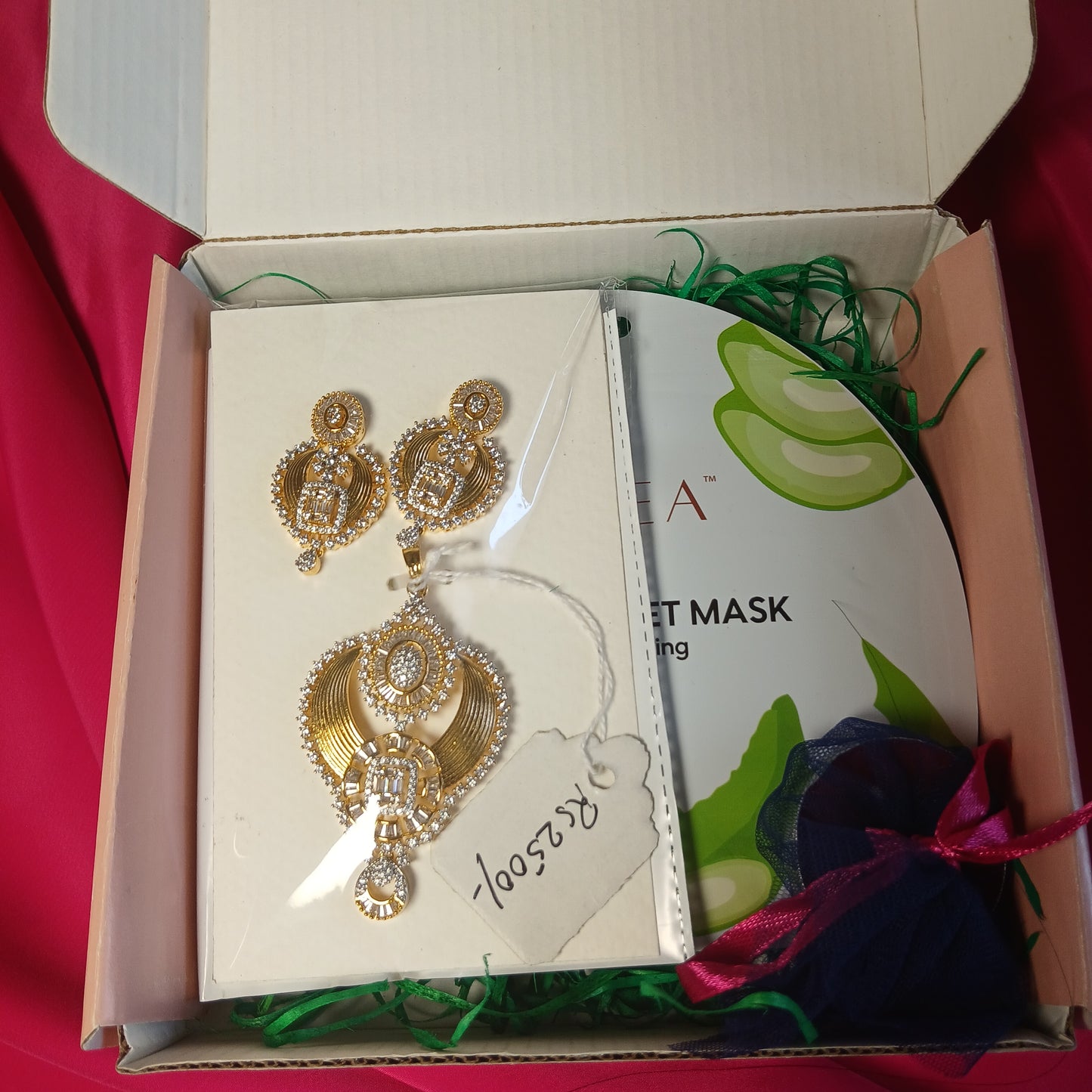 Forever Glow Pendant Set
