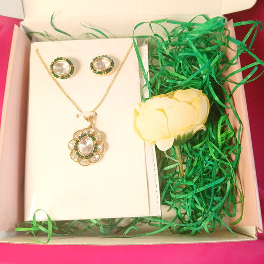 Elegant Noor Pendant Set