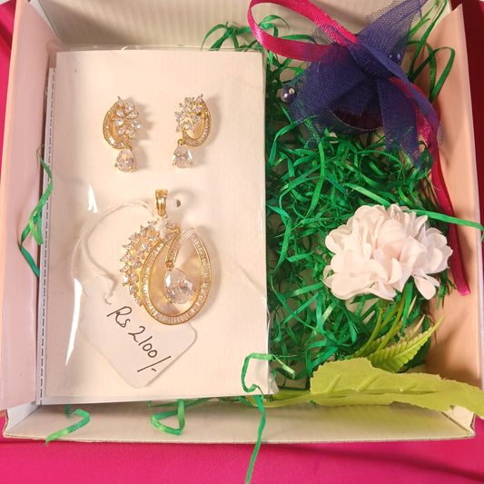 Eternal Grace Pendant Set
