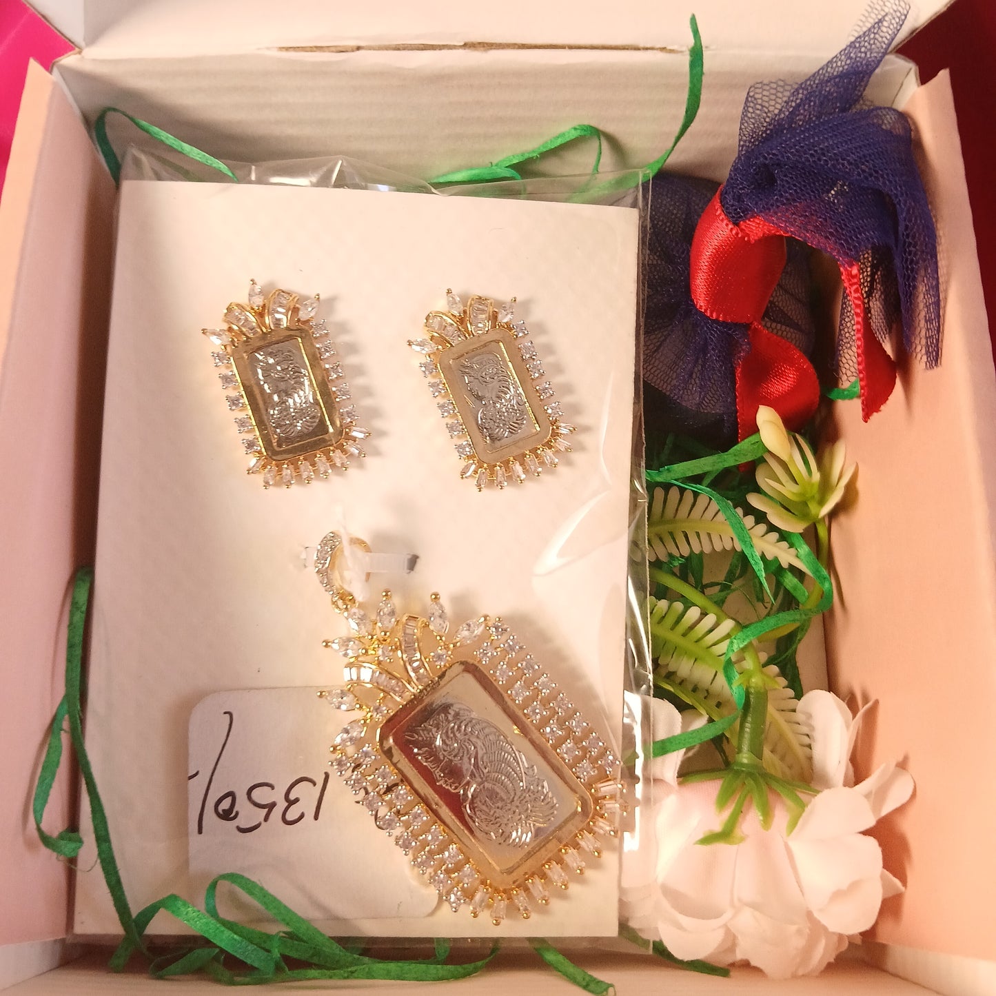 Subtle Luxe Pendant Set