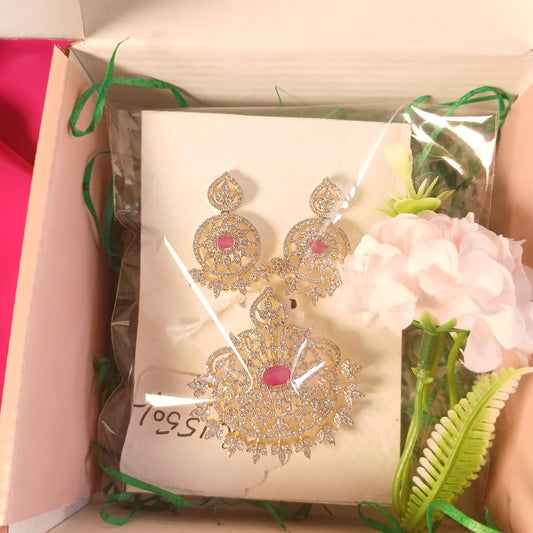 Soft Radiance Pendant Set