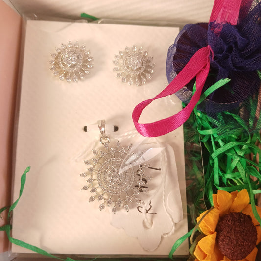 Graceful Glow Pendant Set Gift