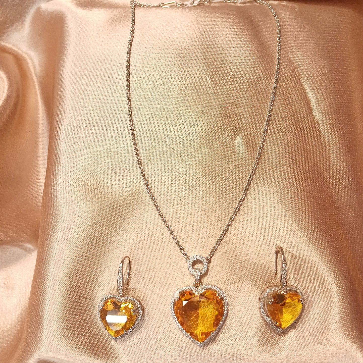 Whisper of the Ocean Pendant set -Yellow