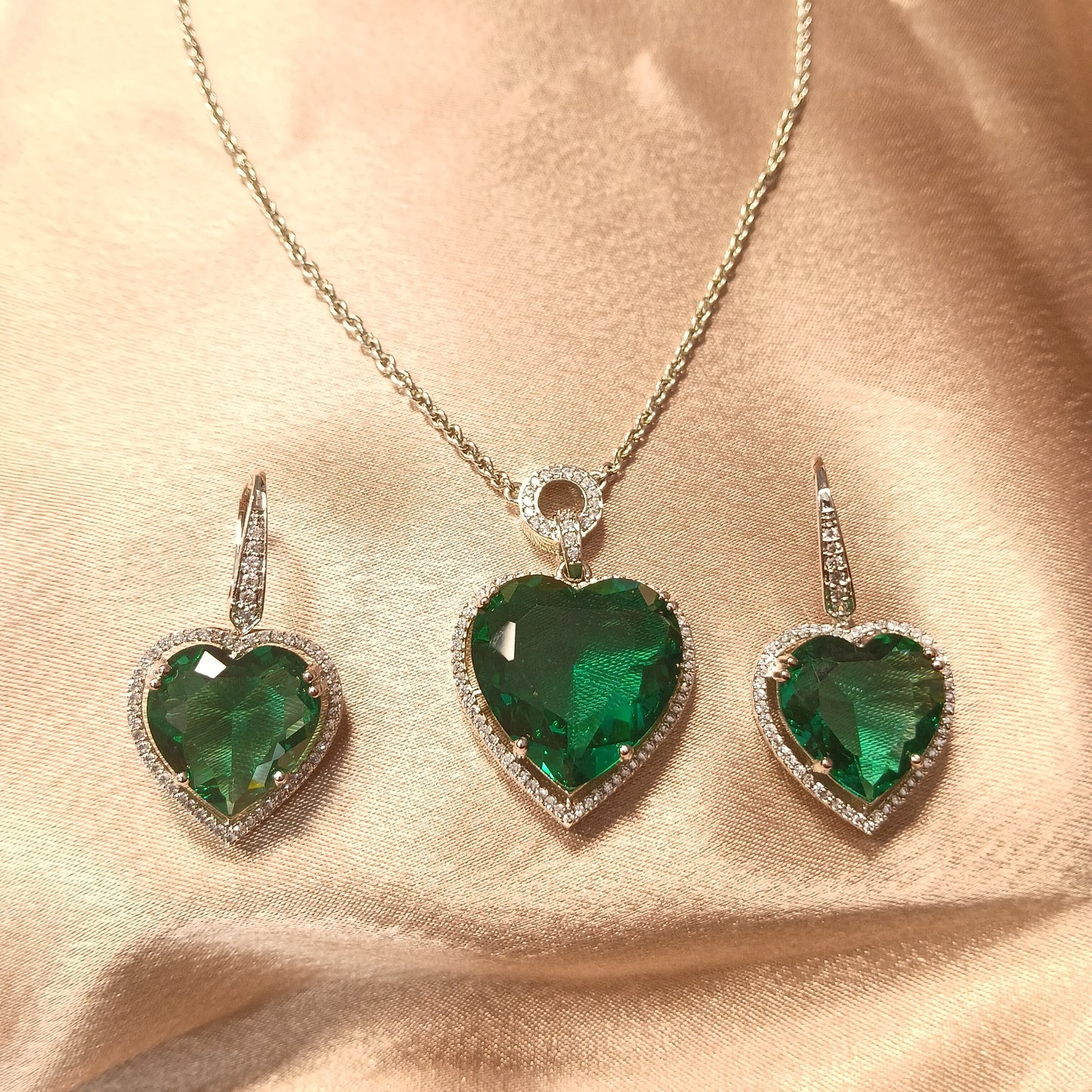 Whisper of the Ocean Pendant set- Green