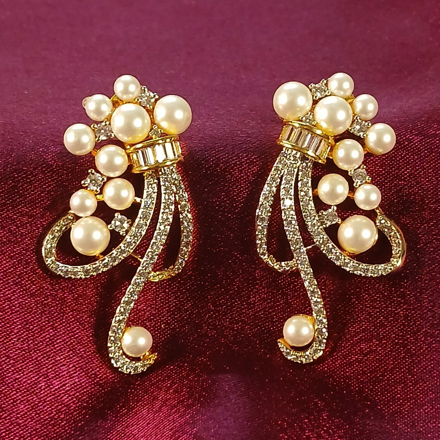 Pearl Aura Earrings
