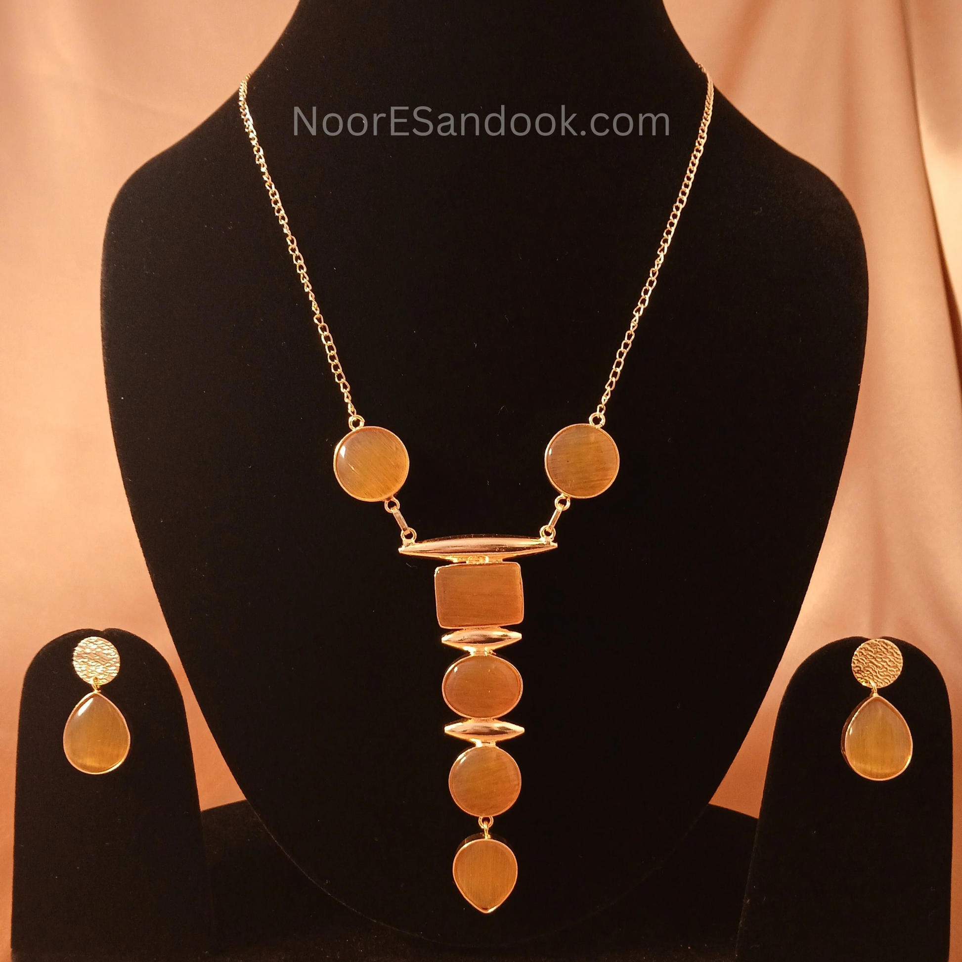 Long stone pendant with simple chain-Yellow