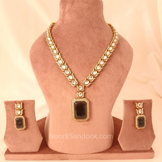 Victorian long necklace with doublet stone (blue)