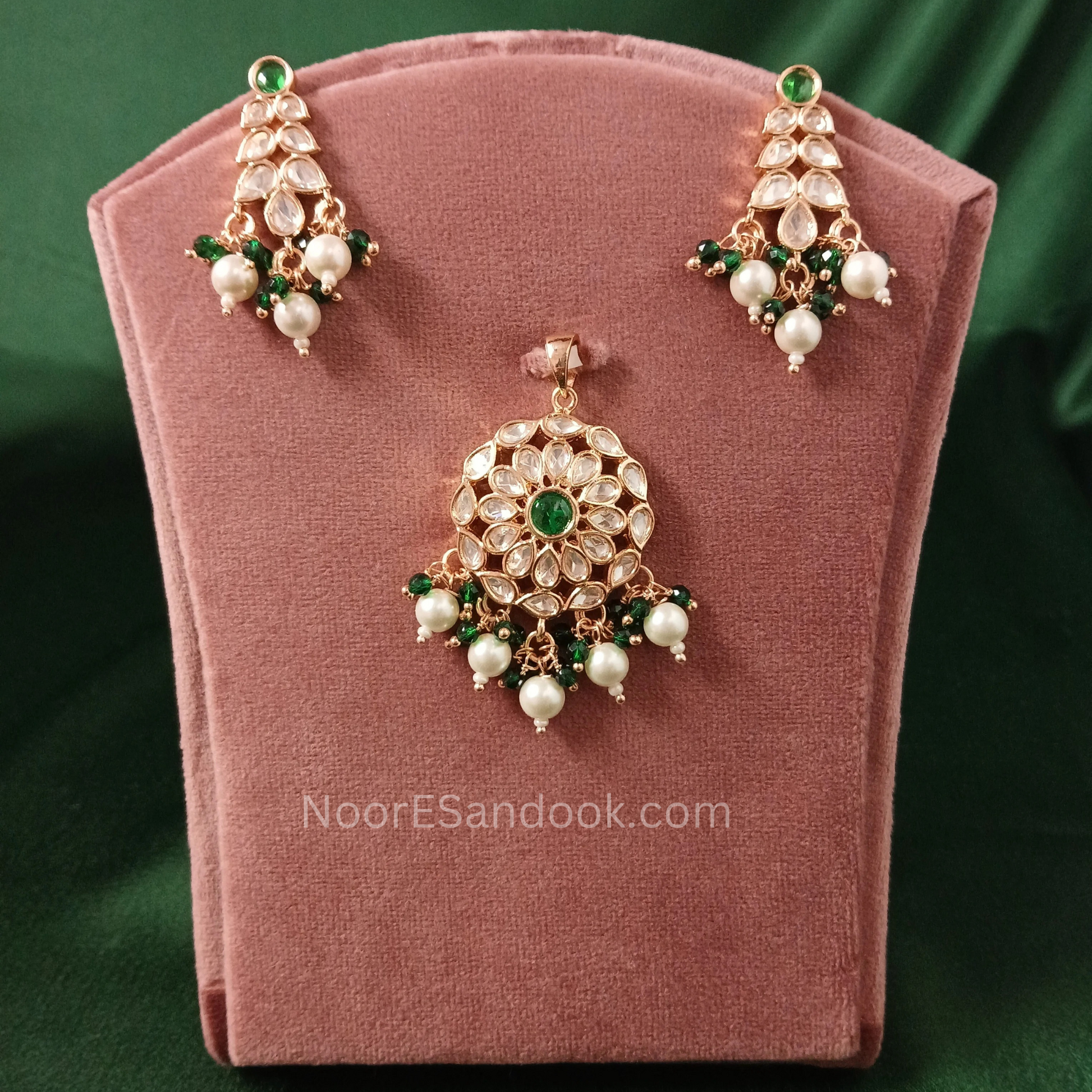 Kundan Pendant Set