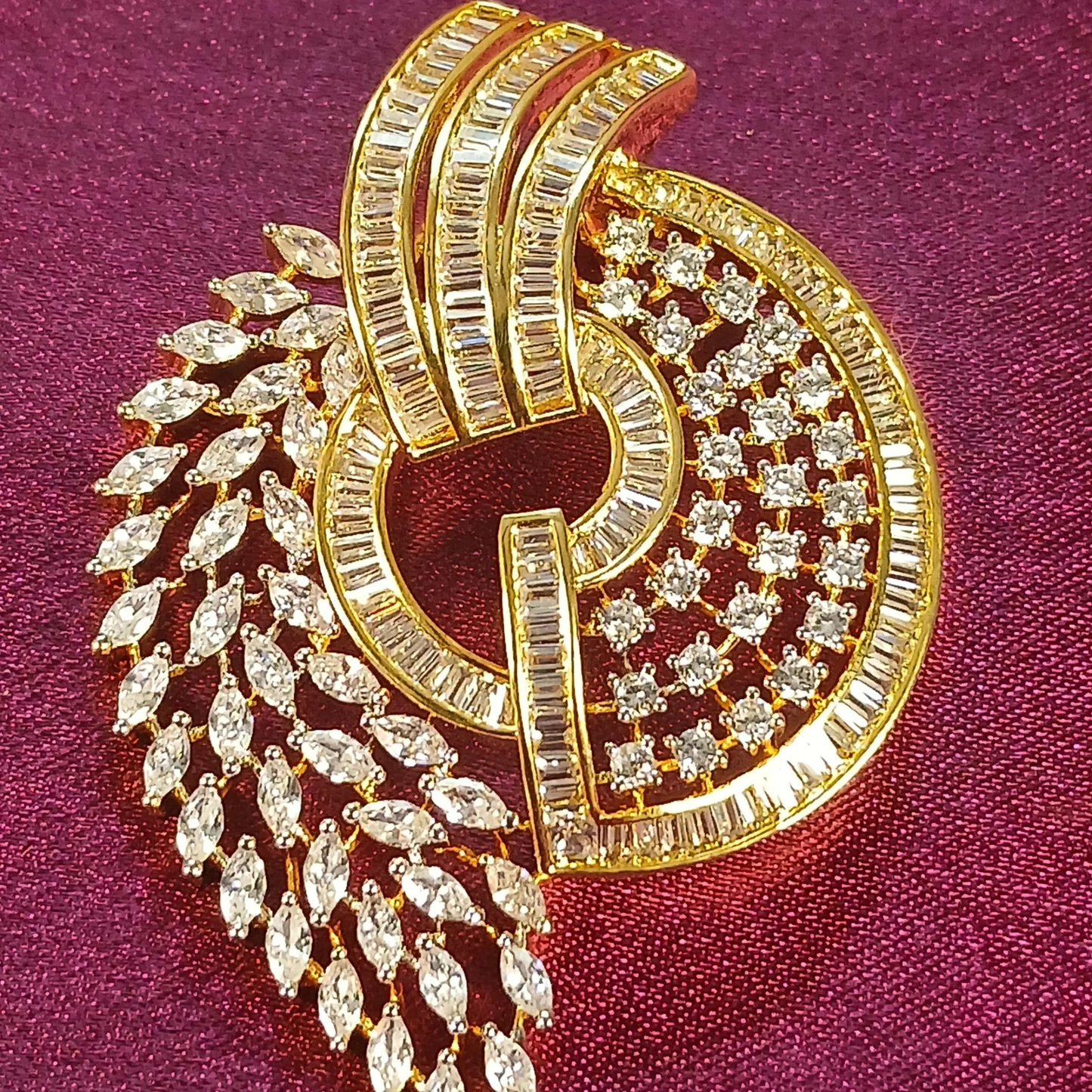 Radiance Signature Pendant Set