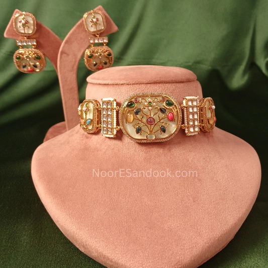 Artistic Stone carving Choker set