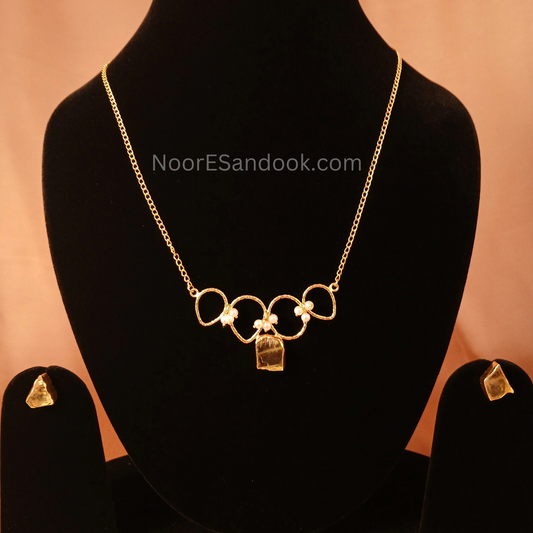 Stone pendant with chain- Yellow