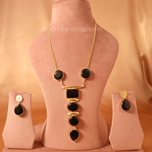 Long stone pendant with simple chain-Black