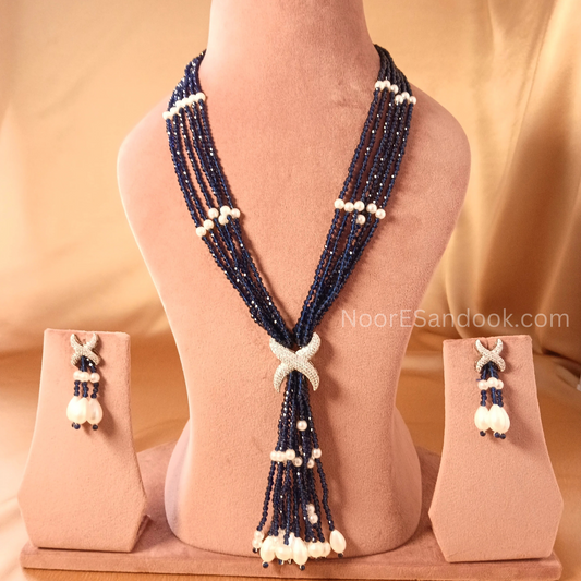 Long Modern Necklace with connector in betweeen (Blue)