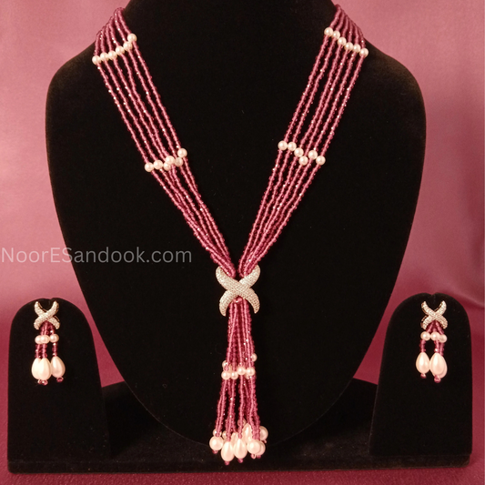 Long Modern Necklace with connector in betweeen (Red)