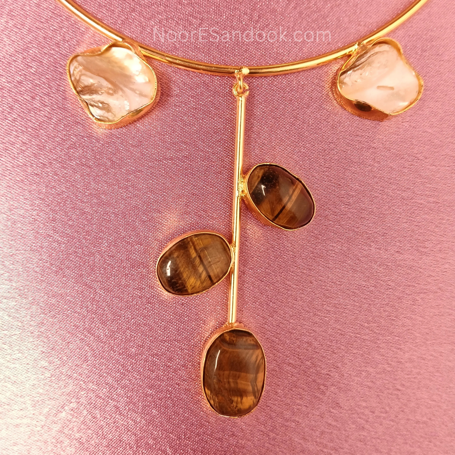 Haslee with hanging long pendant- Brown