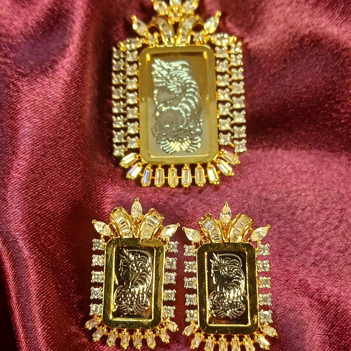 Subtle Luxe Pendant Set