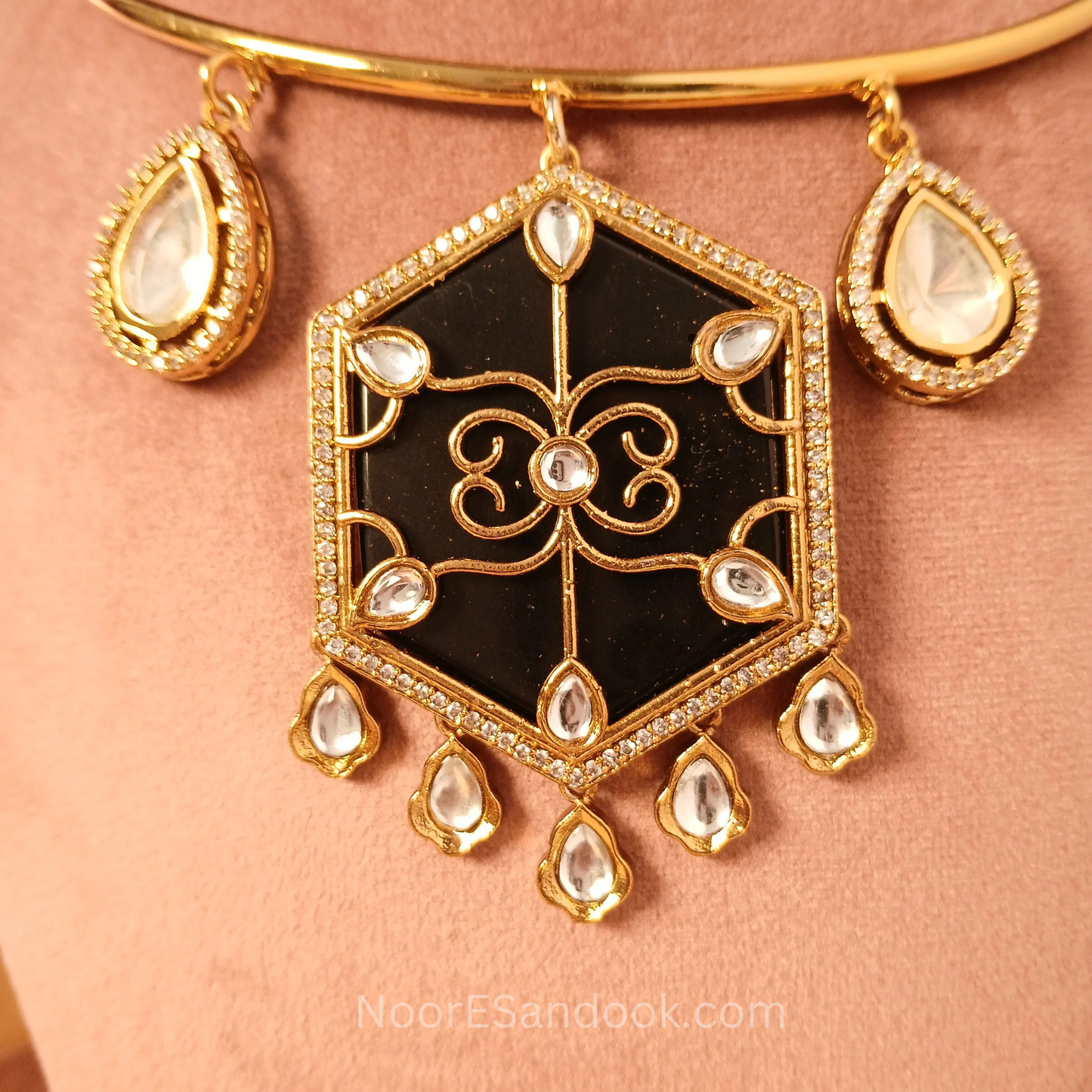 Haslee with geometric carved design -Inlay Work (Blue)