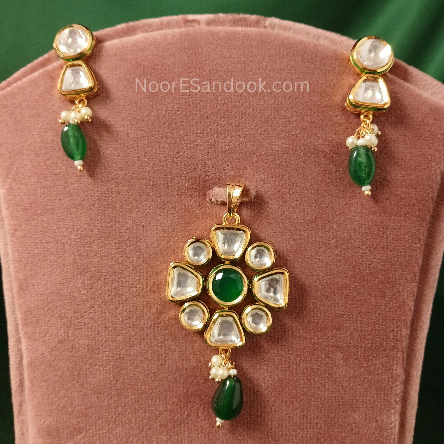 Kundan Pendant Set