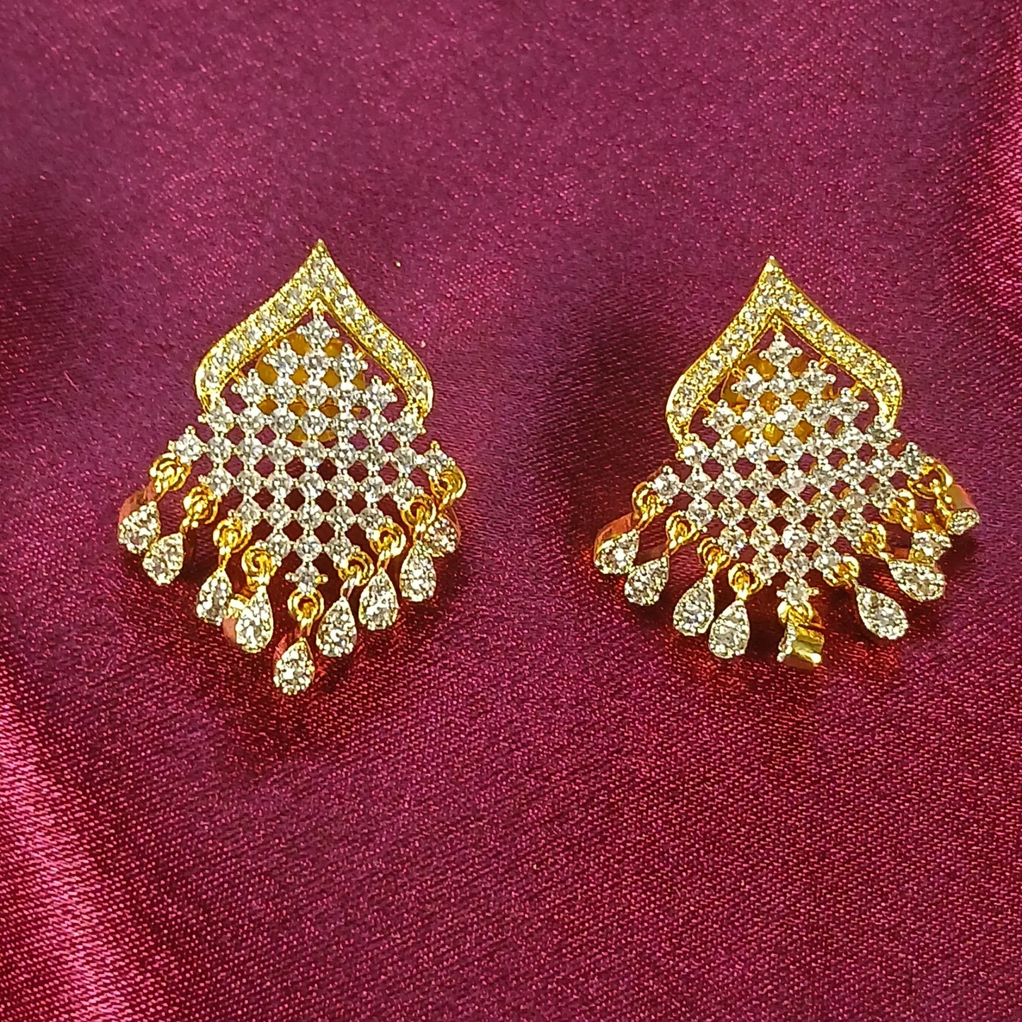 Noor Jharna Pendant Set