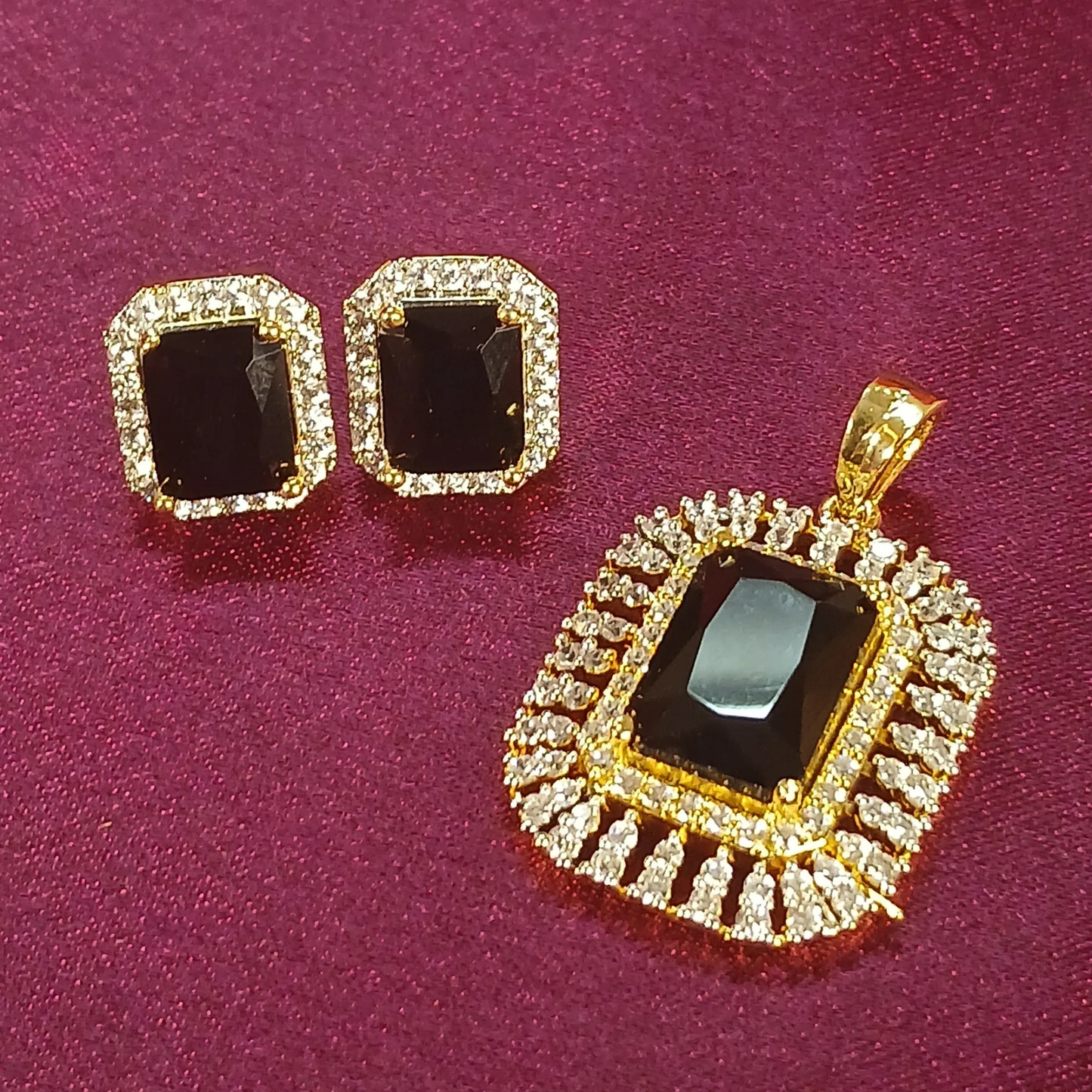 Azure Royale Pendant Set