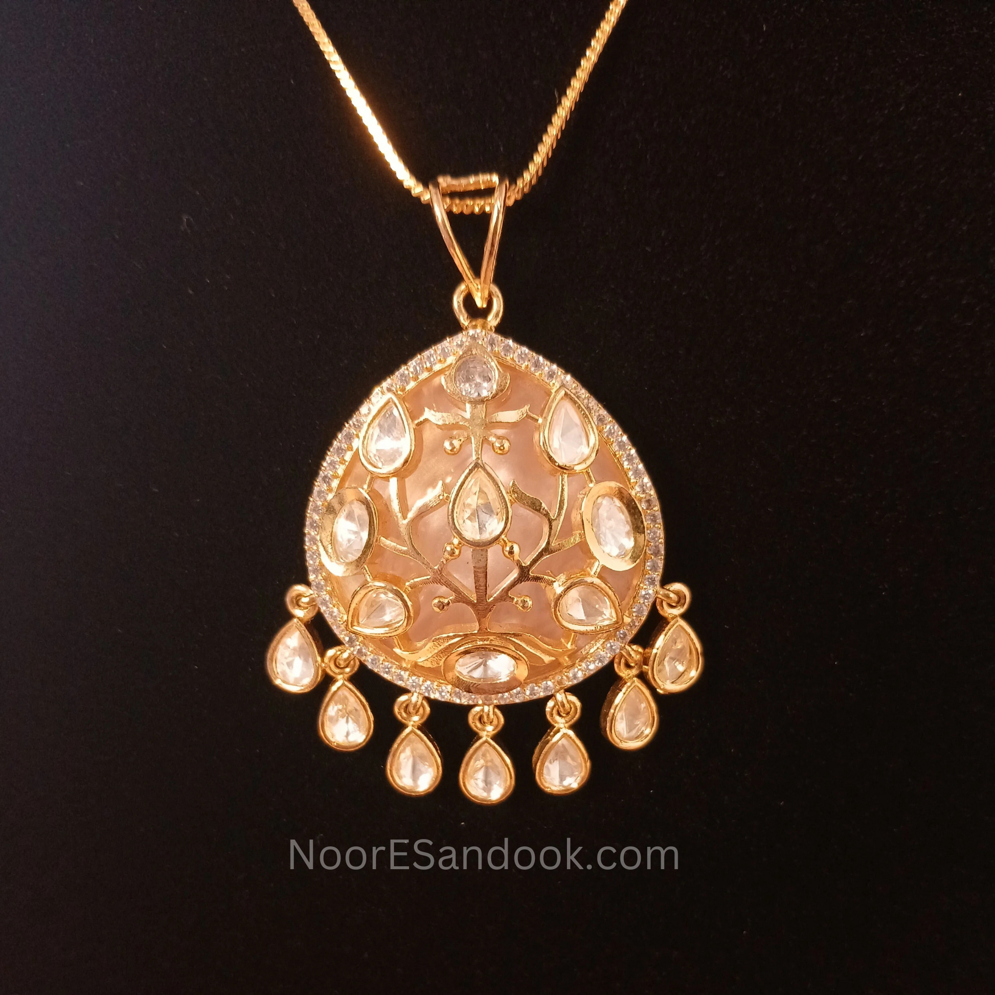 Artistic Stone carving Pendant set (Peach)