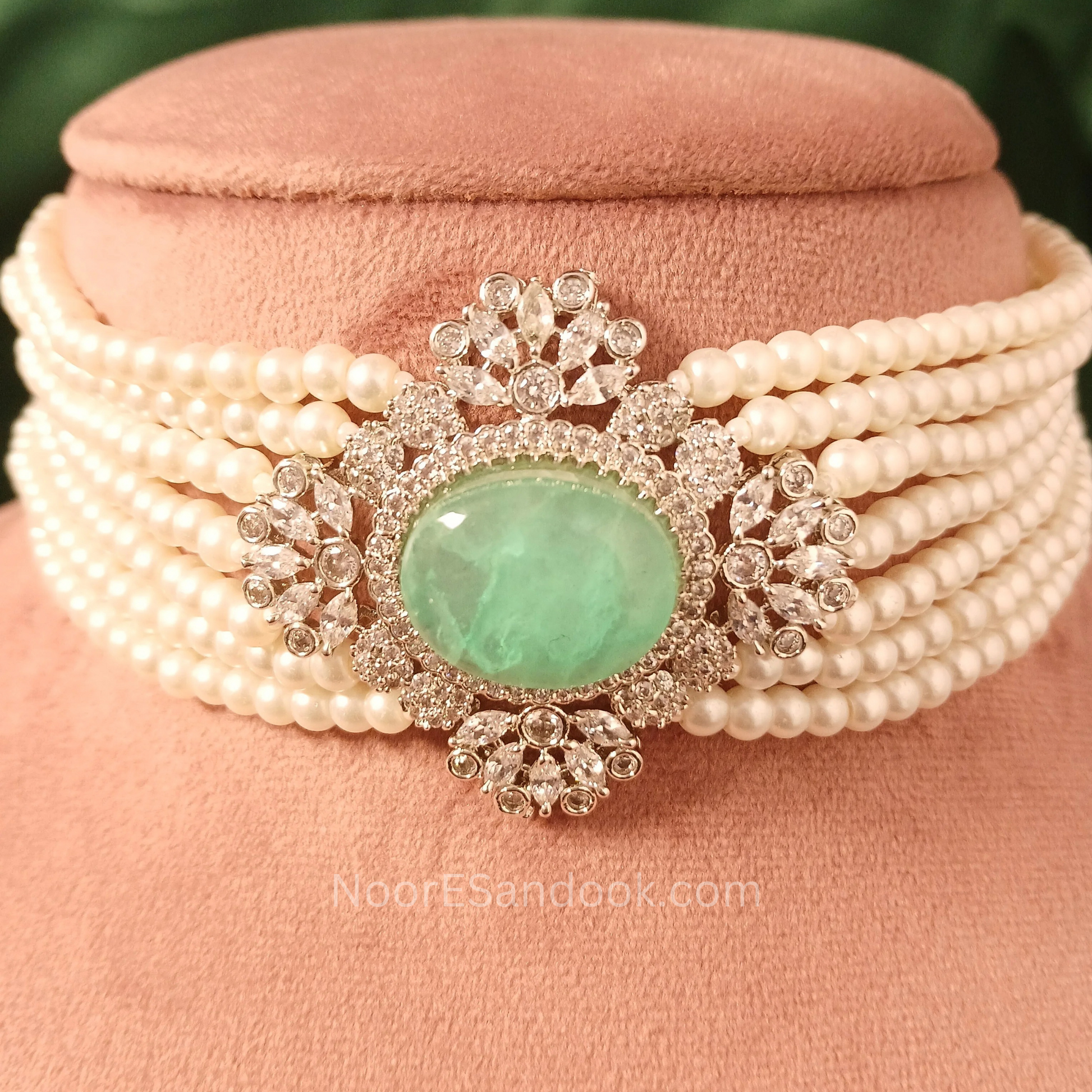 Pearl choker layers with stone in between (Mint Green)