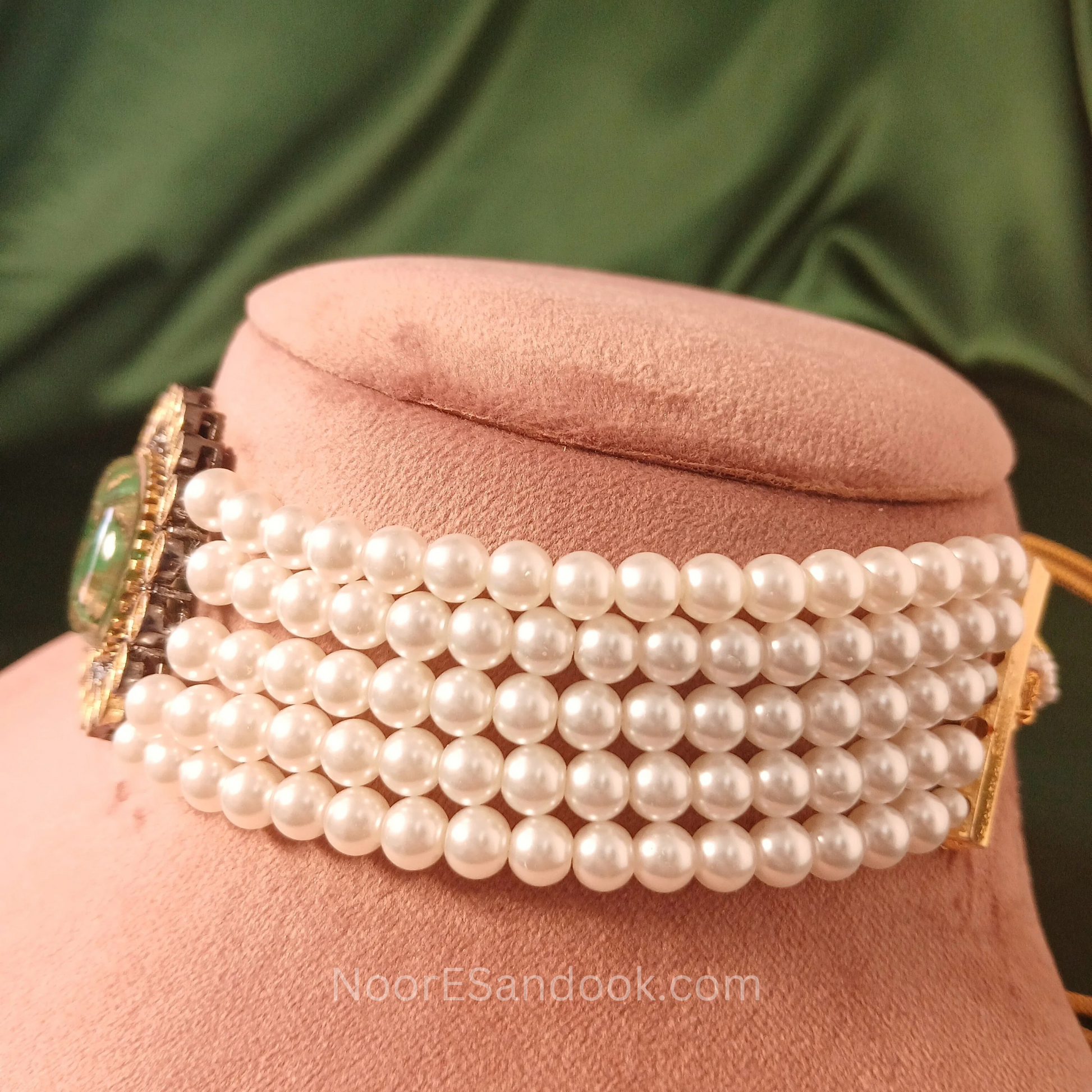Pearl choker layers with stone in between