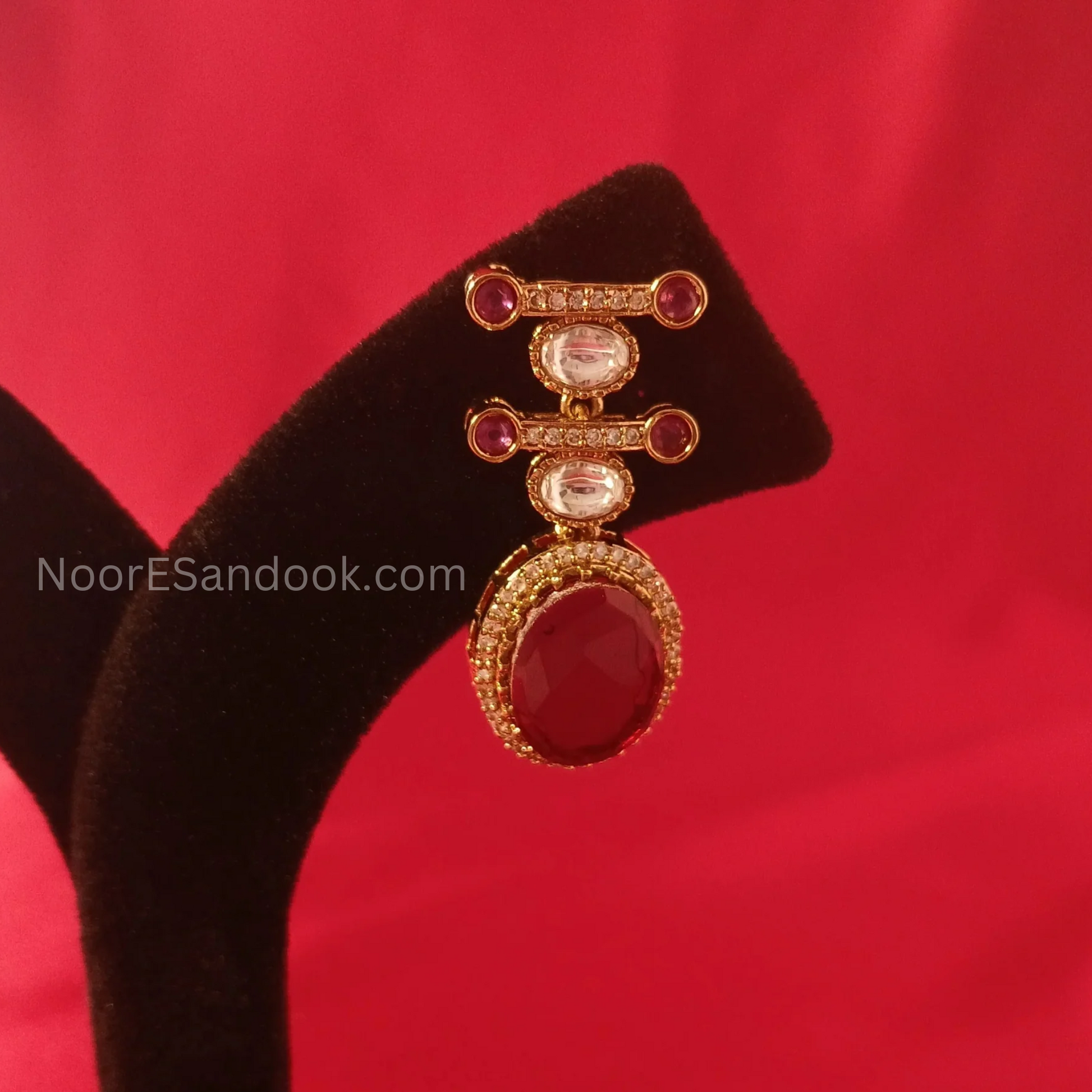 Polki and stone necklace